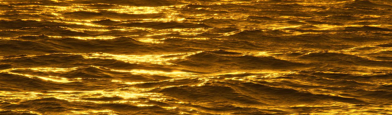 Gold imagine. Gold Water.